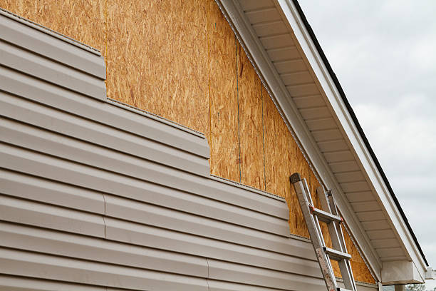 Professional Siding Repair technician working in Silverdale, PA
